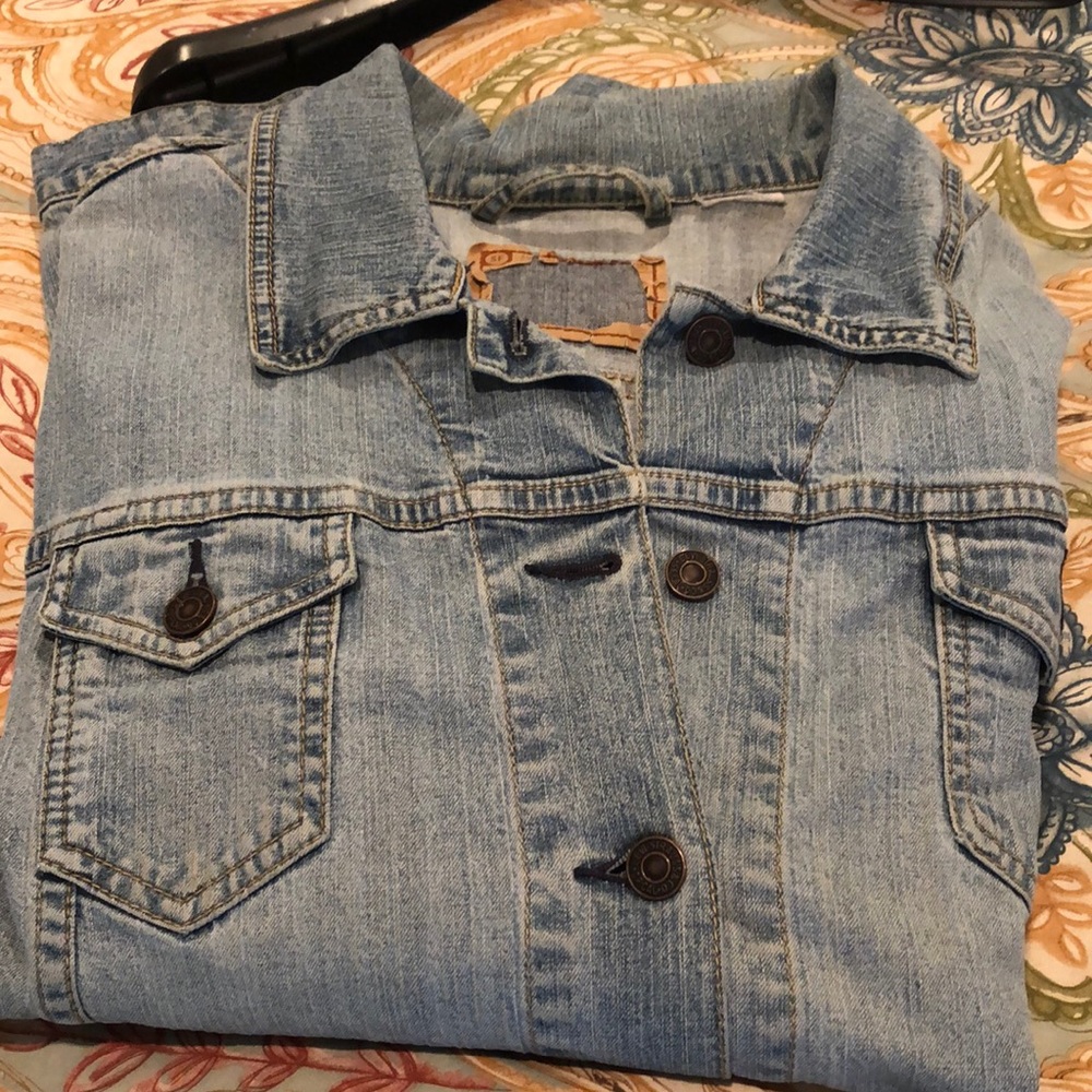 Levi light wash denim jacket